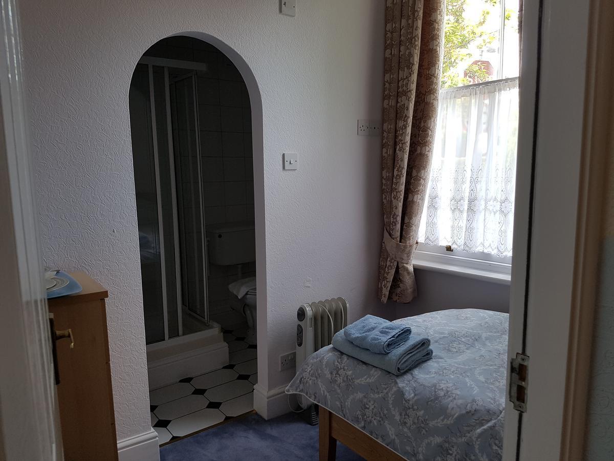 Alexandra Lodge Guest House Chester Bagian luar foto