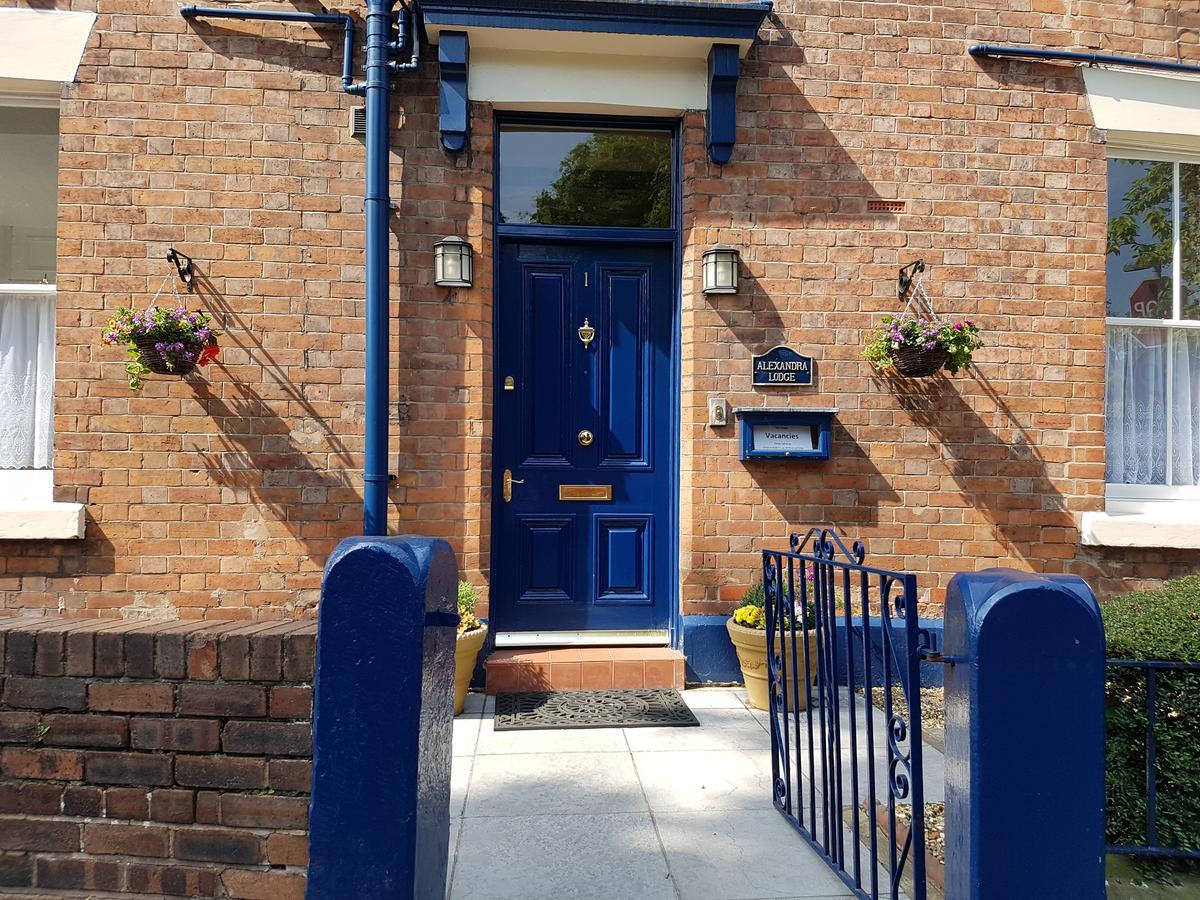 Alexandra Lodge Guest House Chester Bagian luar foto