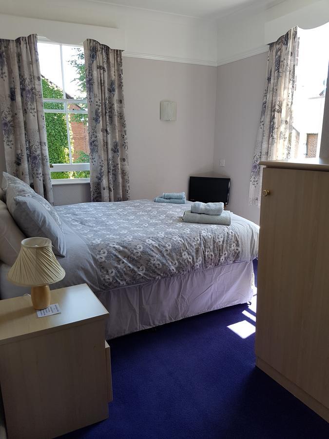 Alexandra Lodge Guest House Chester Bagian luar foto