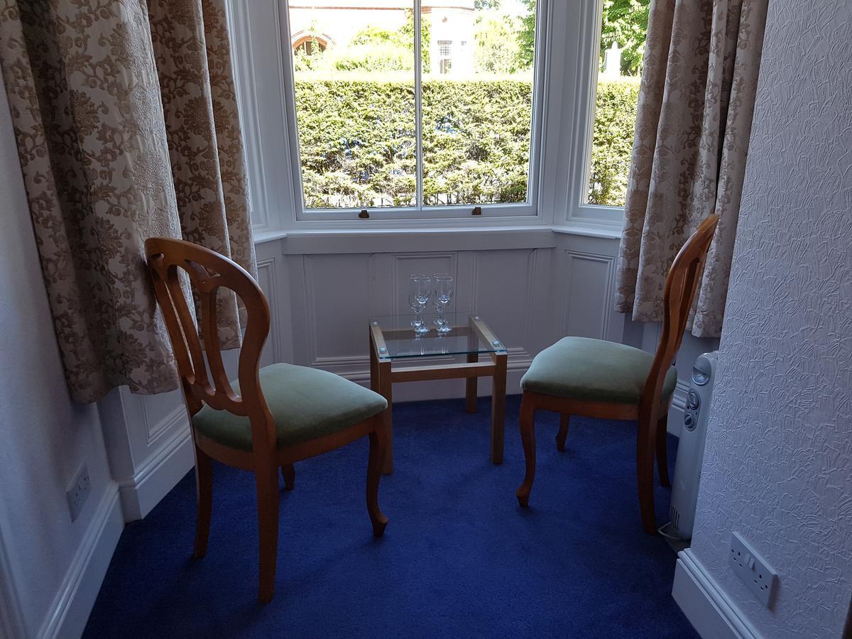 Alexandra Lodge Guest House Chester Bagian luar foto