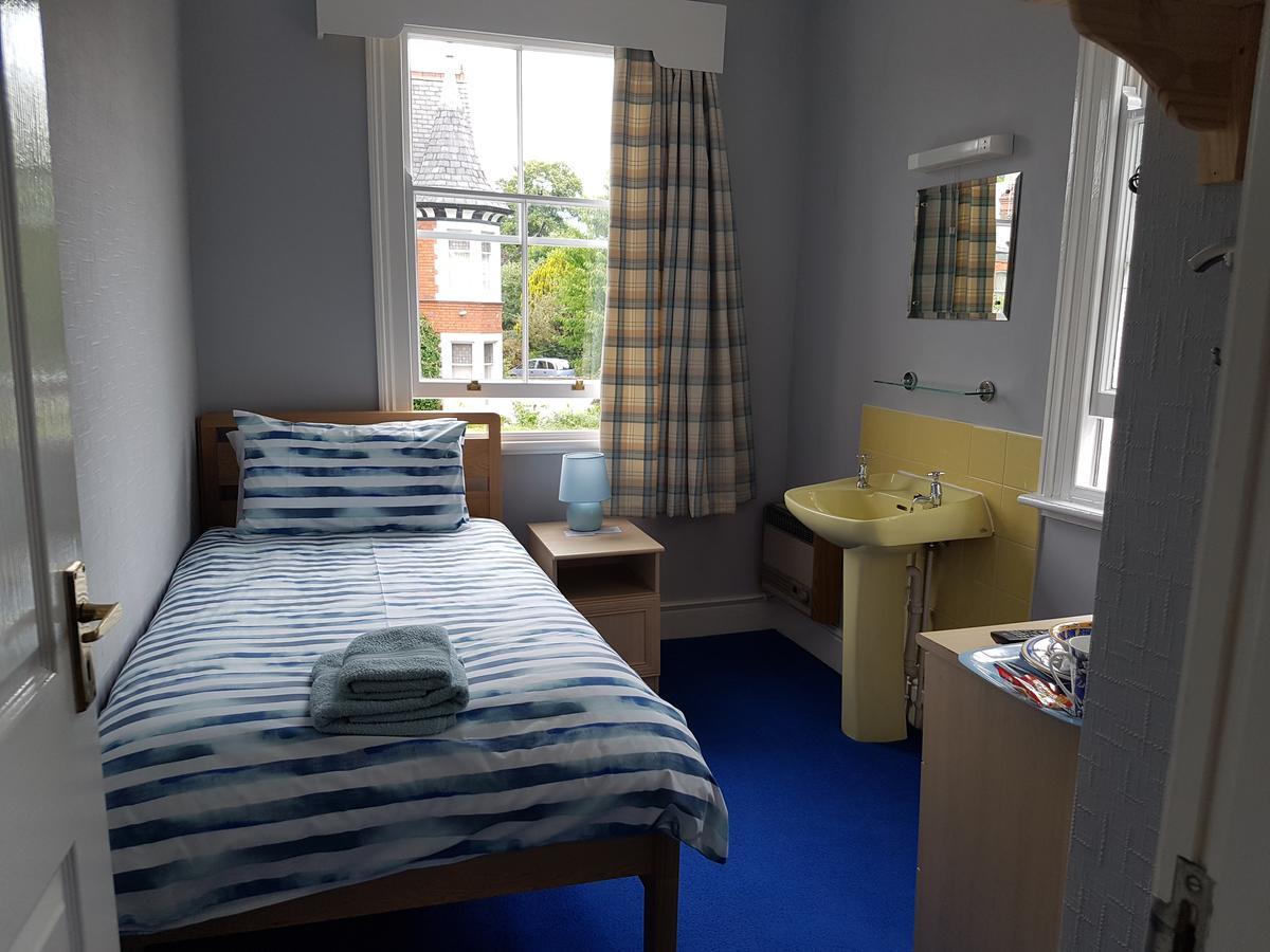 Alexandra Lodge Guest House Chester Bagian luar foto