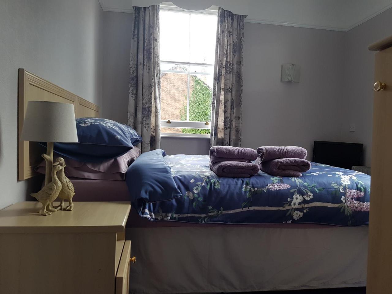 Alexandra Lodge Guest House Chester Bagian luar foto